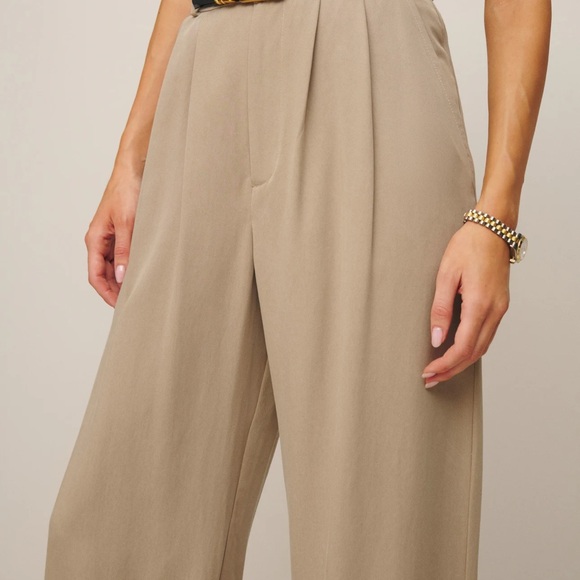 Reformation Mason Brown pant, originally $258. Size 6 - Picture 2 of 2